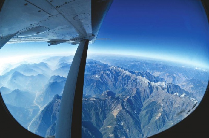 7千米高空的"追火人"