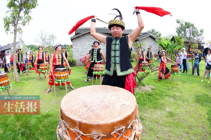 高清:锣鼓喧天喇叭齐鸣 天下名鼓竞相擂响青秀区