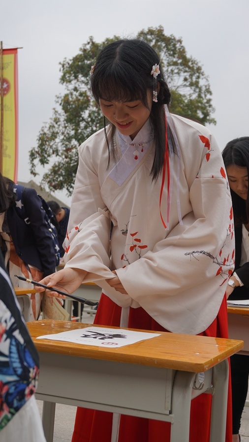 南宁二中1300名学生孔庙宣誓成人行加冠及笄礼616