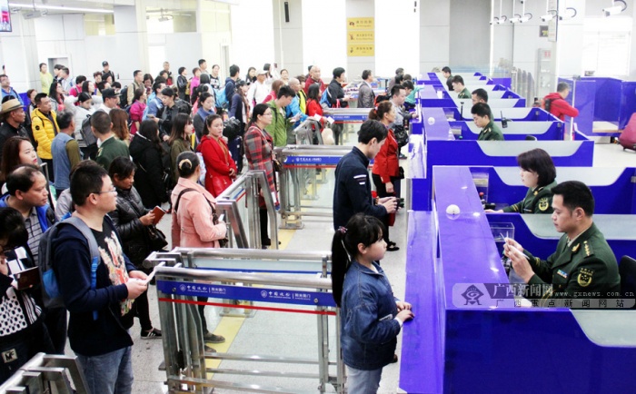 春节长假越南游火爆 (1/3)