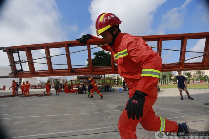 南宁市消防支队开展2019年夏季实战化练兵比武竞赛-广西新闻图集