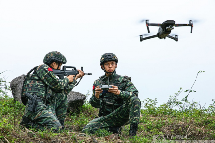 奔赴战场桂林武警加强反恐演练35