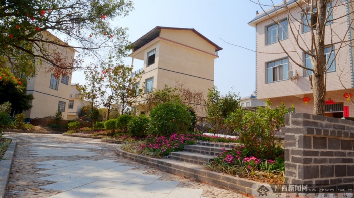 荔浦市马岭镇打造示范村三清三拆显成效55