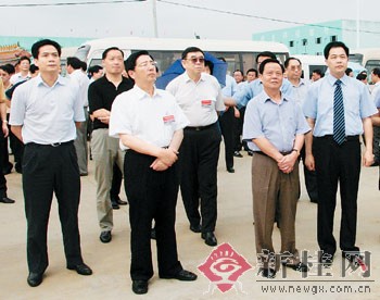 焦点 南宁行政区划调整 新闻聚焦 > 正文5月18日上午,自治区领导陆兵