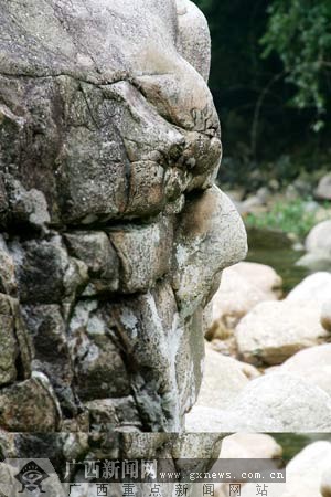广西魔石谷景区怪石嶙峋 "双龟饮水"等令人叫绝