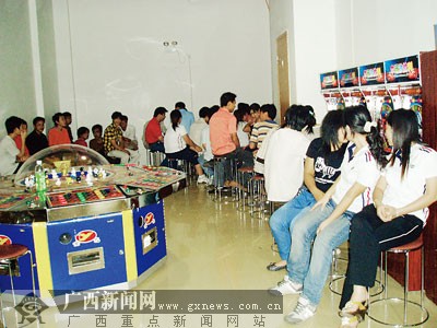 区市多部门联合闪电出击 钦州一大型赌场被端(图)|手机广西网