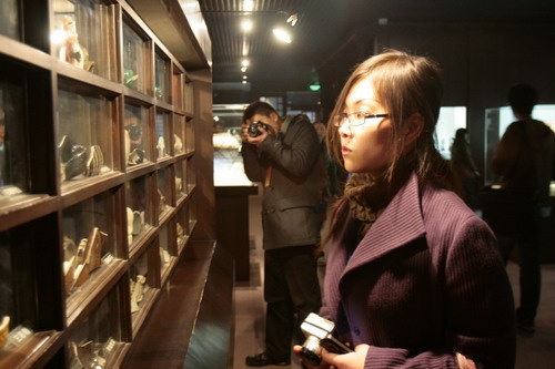 网上行记者们参观邯郸市博物馆