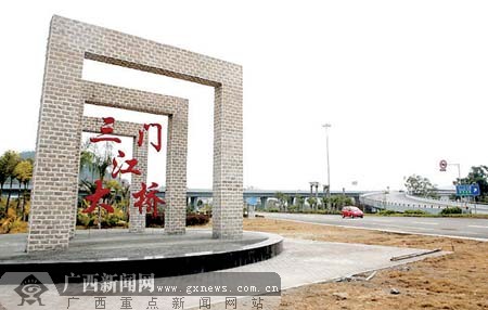 柳州建首座桥名雕塑 成城市新景观
