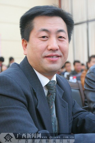 56个民族 56首诗 《东方星座》研讨会在南宁举行