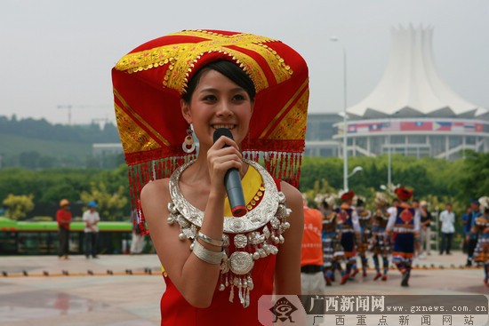 足尖绘就惊鸿舞肩头绽放艺术花 新版杂技芭蕾剧《天鹅湖》8月金湾华丽上演