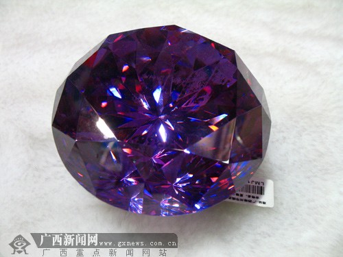 绿城水都百年商埠 梧州国际宝石节将举行(组图)_广西新闻网_梧州红豆