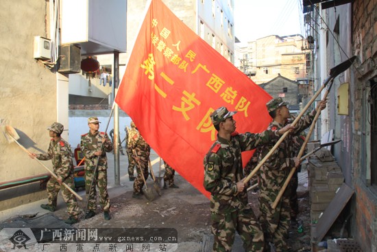 武警广西总队第二支队持续掀起"周末大扫除"热潮
