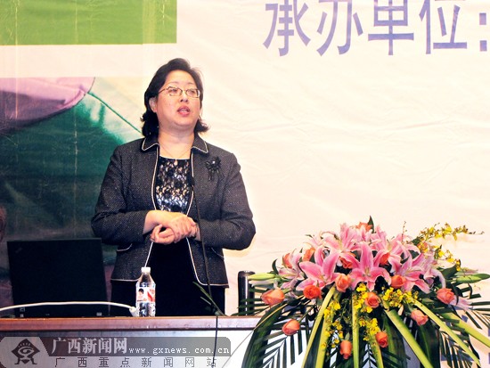 早教专家张明红:对幼儿喋喋不休可提高孩子智商