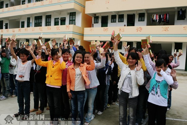 爱心在行动广西新闻网发起女童助学活动圆满举办