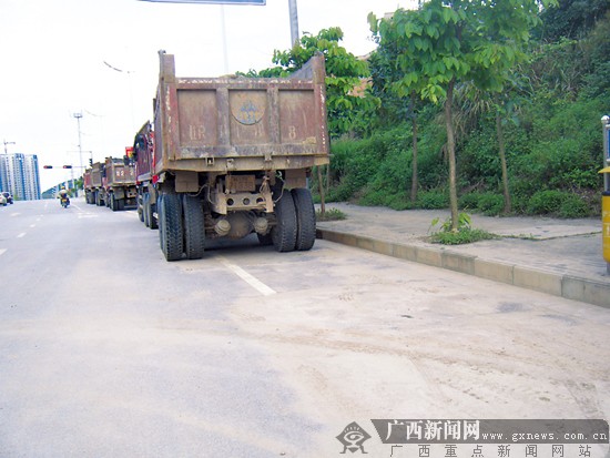 南宁3500多辆泥头车百多辆"加盖" 7月1日起要封盖