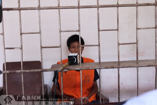 武宣一10岁男童偷吃西瓜惨遭割喉 被抛至树林阴沟
