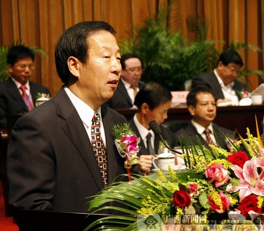 广西壮族自治区农垦工委书记,局长刘刚在纪念大会上介绍广西农垦的