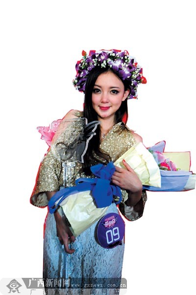 南宁姑娘汪小敏夺得"花儿朵朵"选秀总冠军(组图)