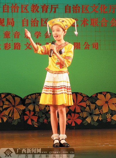 汪小敏从小就参加各种歌唱比赛.图片均为小铜鼓艺术团提供