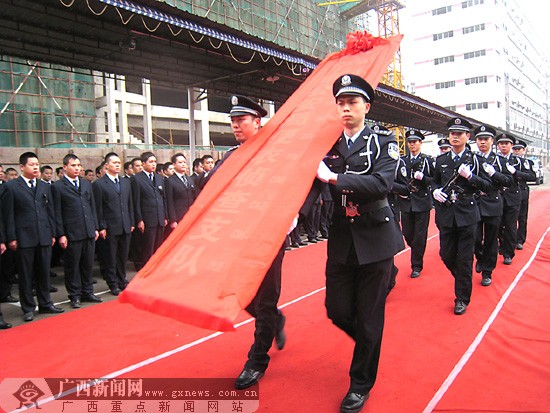 南宁成立便衣警队专打街头犯罪 创建和谐平安南宁