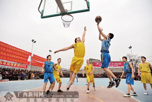 平果县太平镇新圩村首届春节篮球赛开赛 为期7天