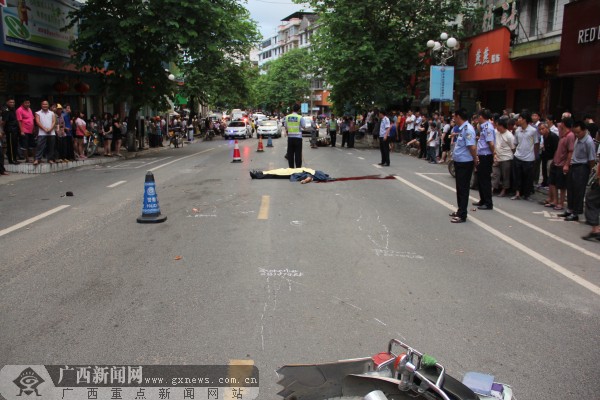 岑溪车祸最近事件图片