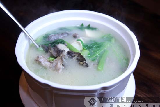 芥菜豆腐鱼头汤