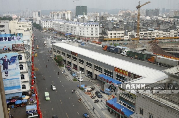 俯瞰东兴边贸口岸.广西新闻网记者 陶媛摄