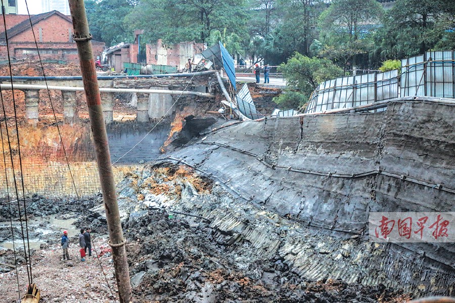 南宁江宇世纪城在建工地塌方 隔壁小区遭殃(组图)