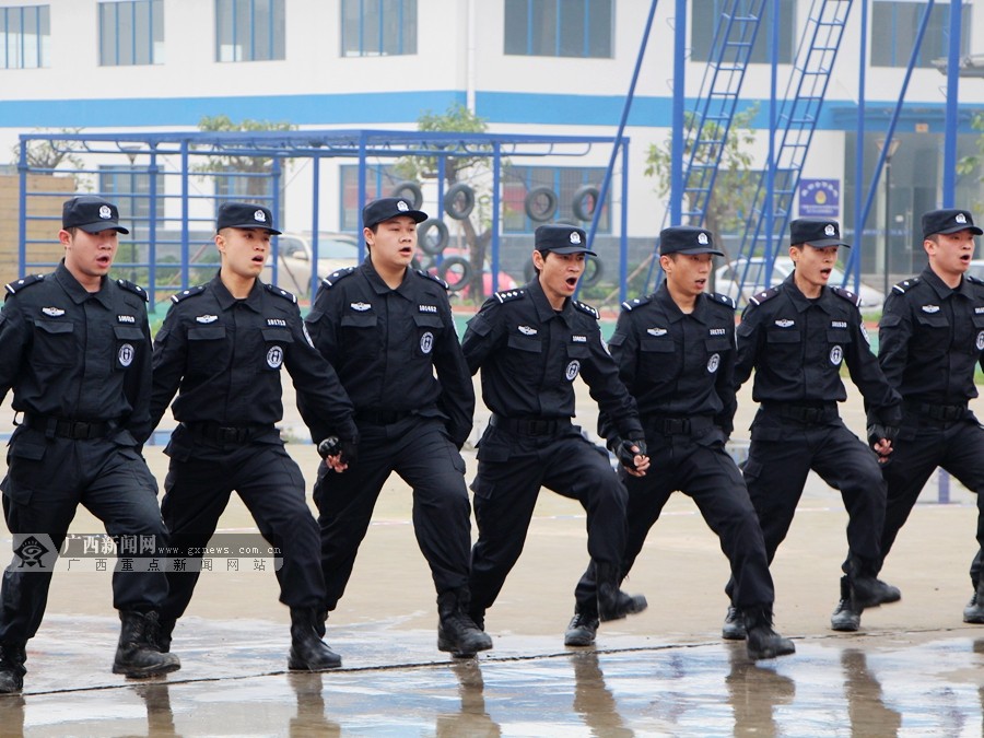 高清:南宁特警比武演练处置突发事件|手机广西网