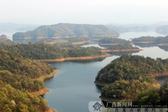 网媒记者登观湖岛 欣赏百里庐山西海|手机广西网