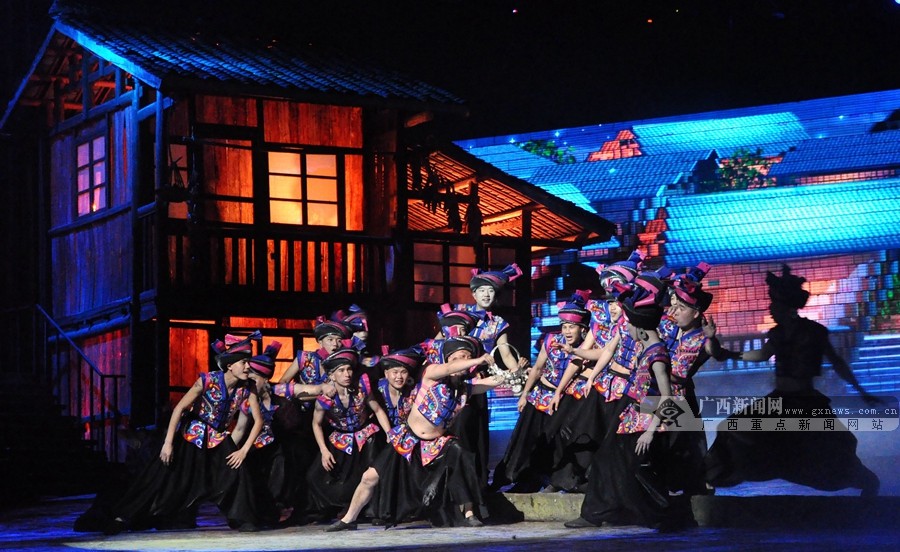 侗乡坐妹风情浓