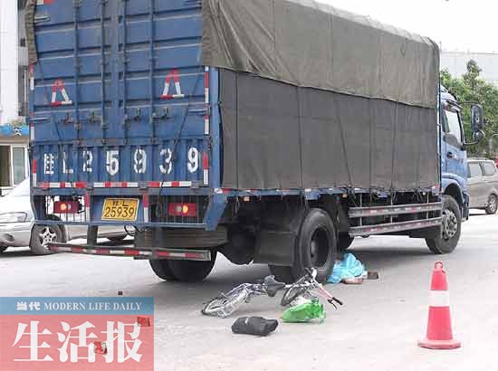 "内轮差"伤人事故敲响警钟 何时不再成公路杀手?