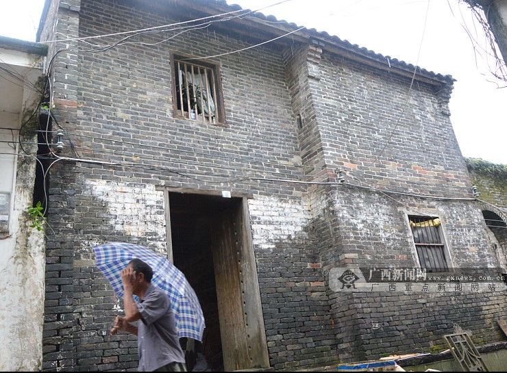 那良古镇探访法式风格建筑群