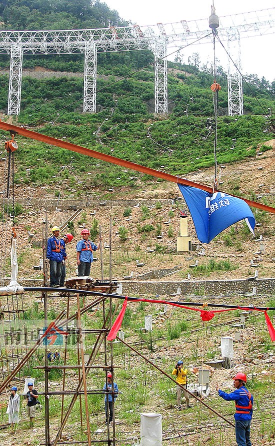 国家天文台500米口径"观天巨眼"用上柳产货(图)