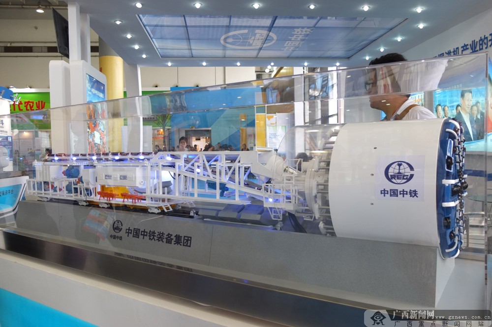 壺䶫Ƚչ  ռ䶨λȵ