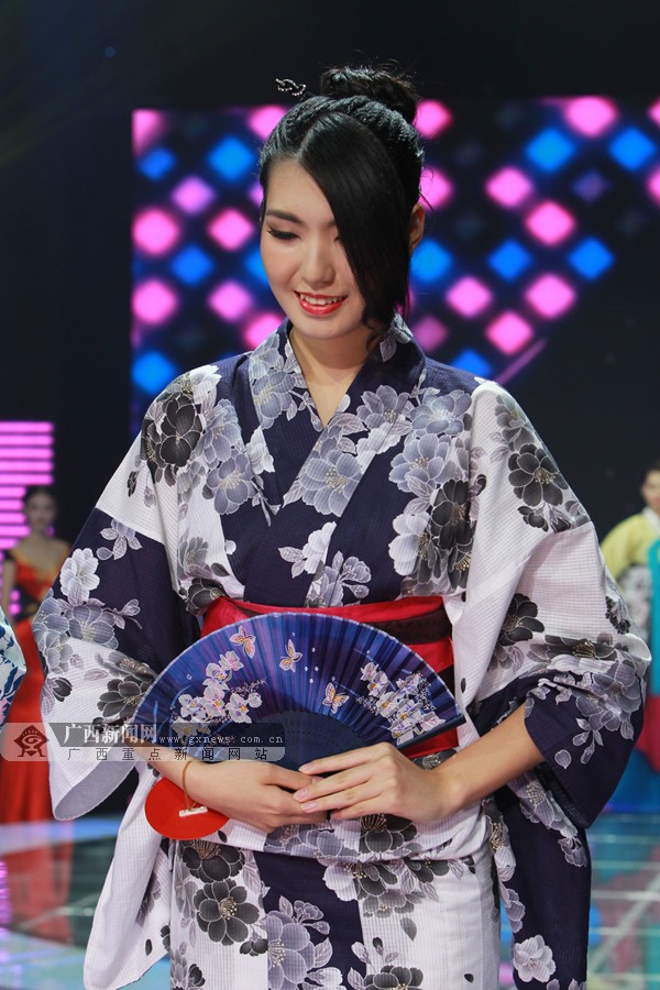 高清2014亚洲超模大赛泳装内衣与国服同台竞秀