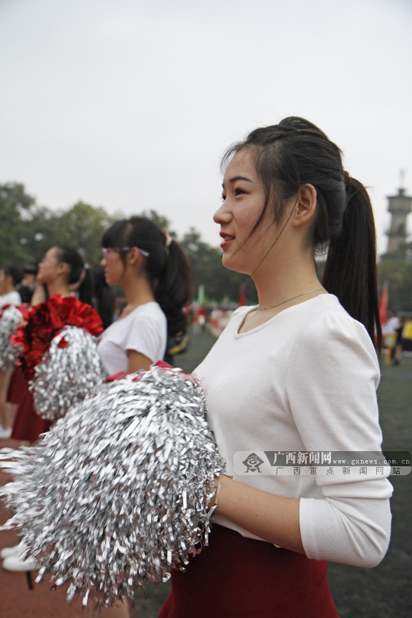 壺ѧУ˻ῪĻʽ ɫץ