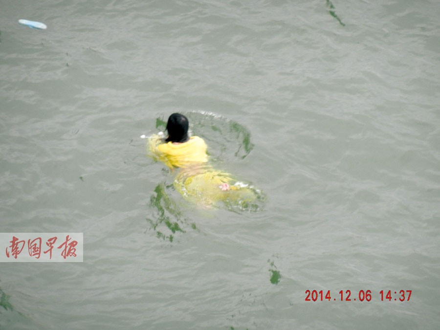 一女子跳桥失踪引争议 网友指责警方处警不当(图)