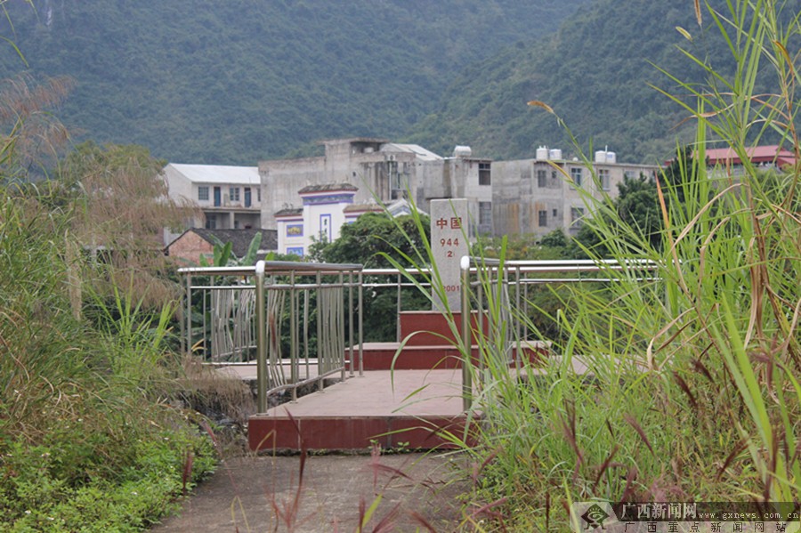 媒体记者走进龙州县水口镇 探访边贸撑起的辉煌 (1/12)