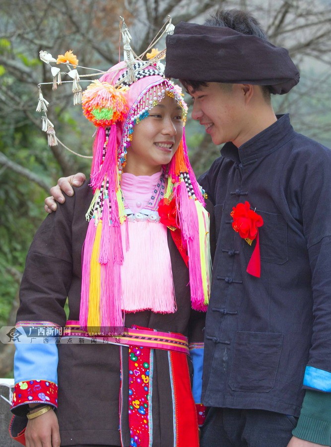 &nbsp; &nbsp;    近日,在桂西偏远的凌云县朝里瑶族乡百朝村蓝靛瑶