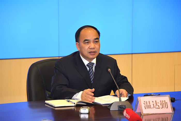 广西农业厅副厅长温达勤出席新闻发布会并答记者问.