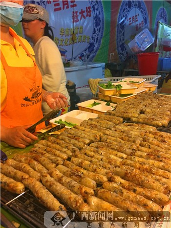 南宁华南城举办首届民俗文化商贸节 享美食盛宴