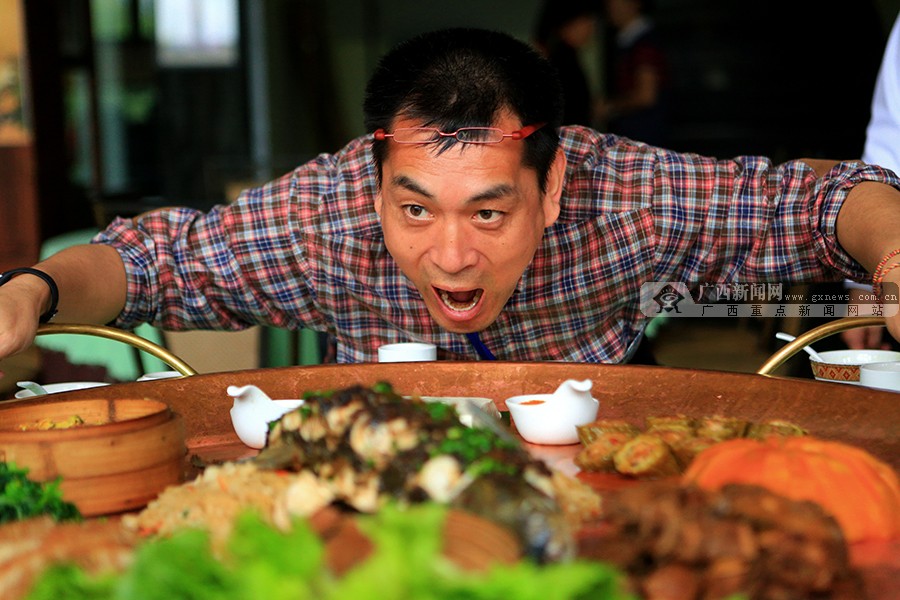 高清:壮王土司宴 无法拒绝的边境美食_广西新闻网精彩图集新闻