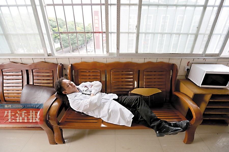 5月10日焦点图:邕江大桥头一栋"半边楼"荒废 (20/32)