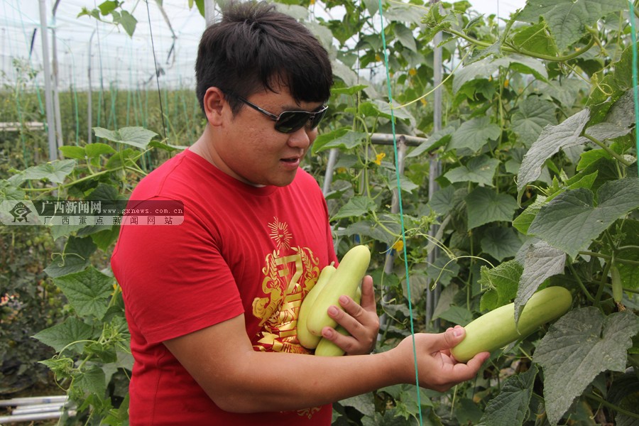 ����һ����ת�����Ϸ� ��ɳ�������ˮ�ϰ���