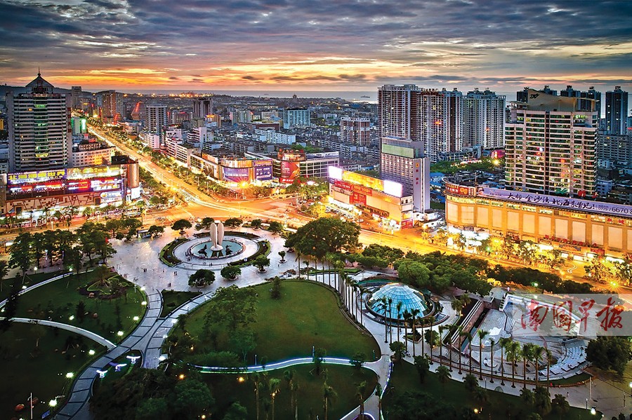 6月10日焦点图:两悍女无证开房遭拒狂殴服务员(13/25)