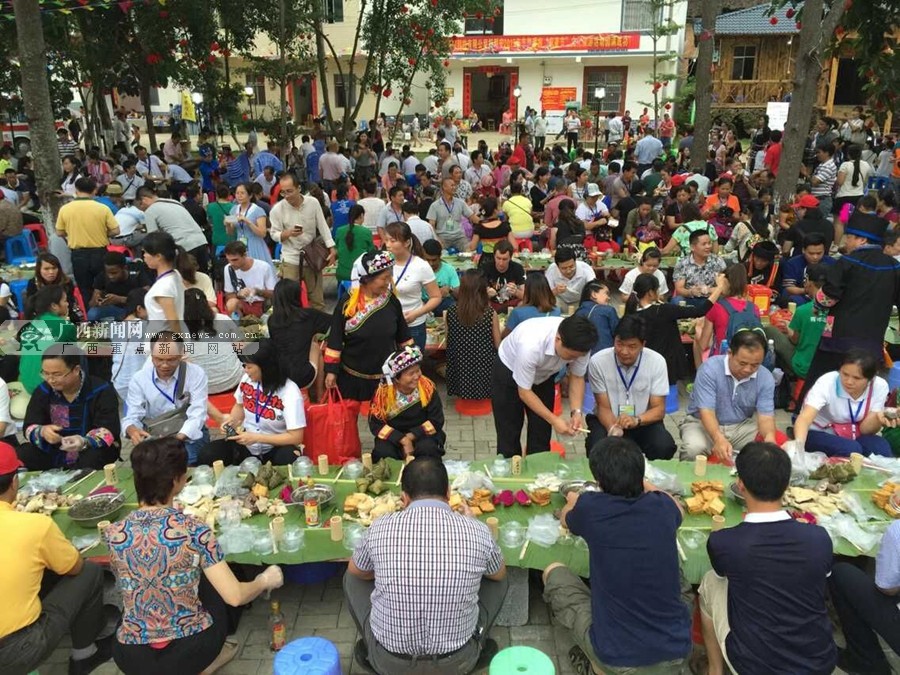 高清都安瑶胞欢度祝著节游客感受千年瑶山古韵1523