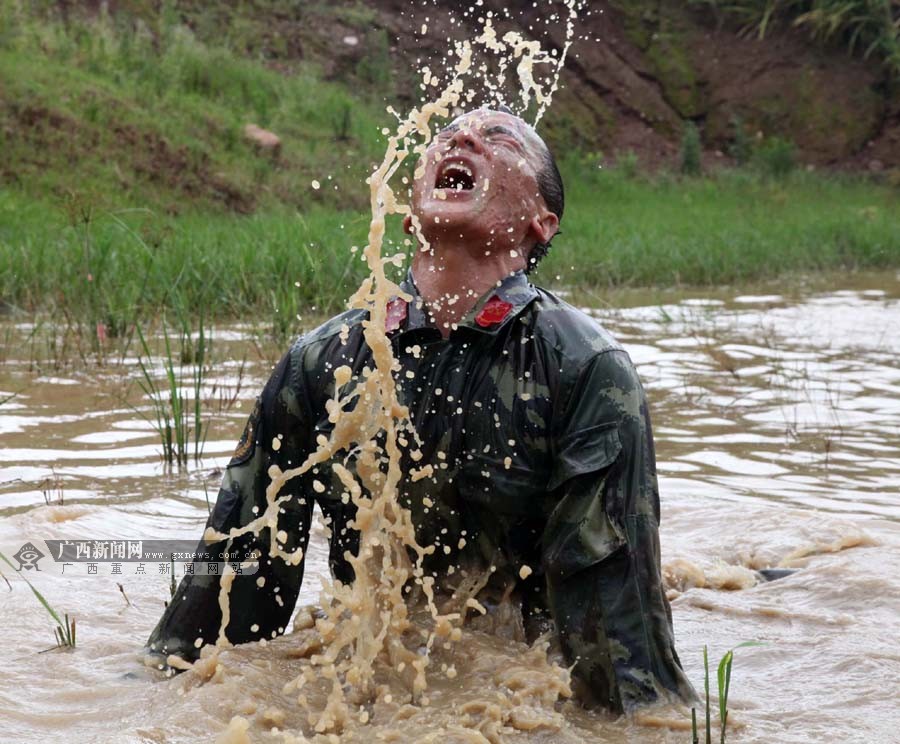 高清特战队魔鬼训练震撼画面曝光1216