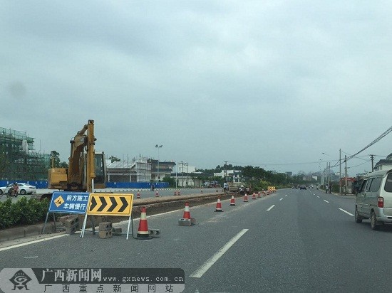 玉林市玉东新区茂林镇五彩田园路口段(s21资铁高速玉林东入口附近)红